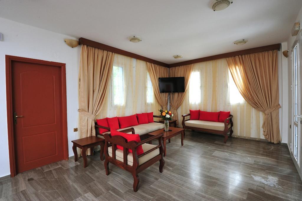 Anna Ageliki Aparthotel Damnoni Exterior photo