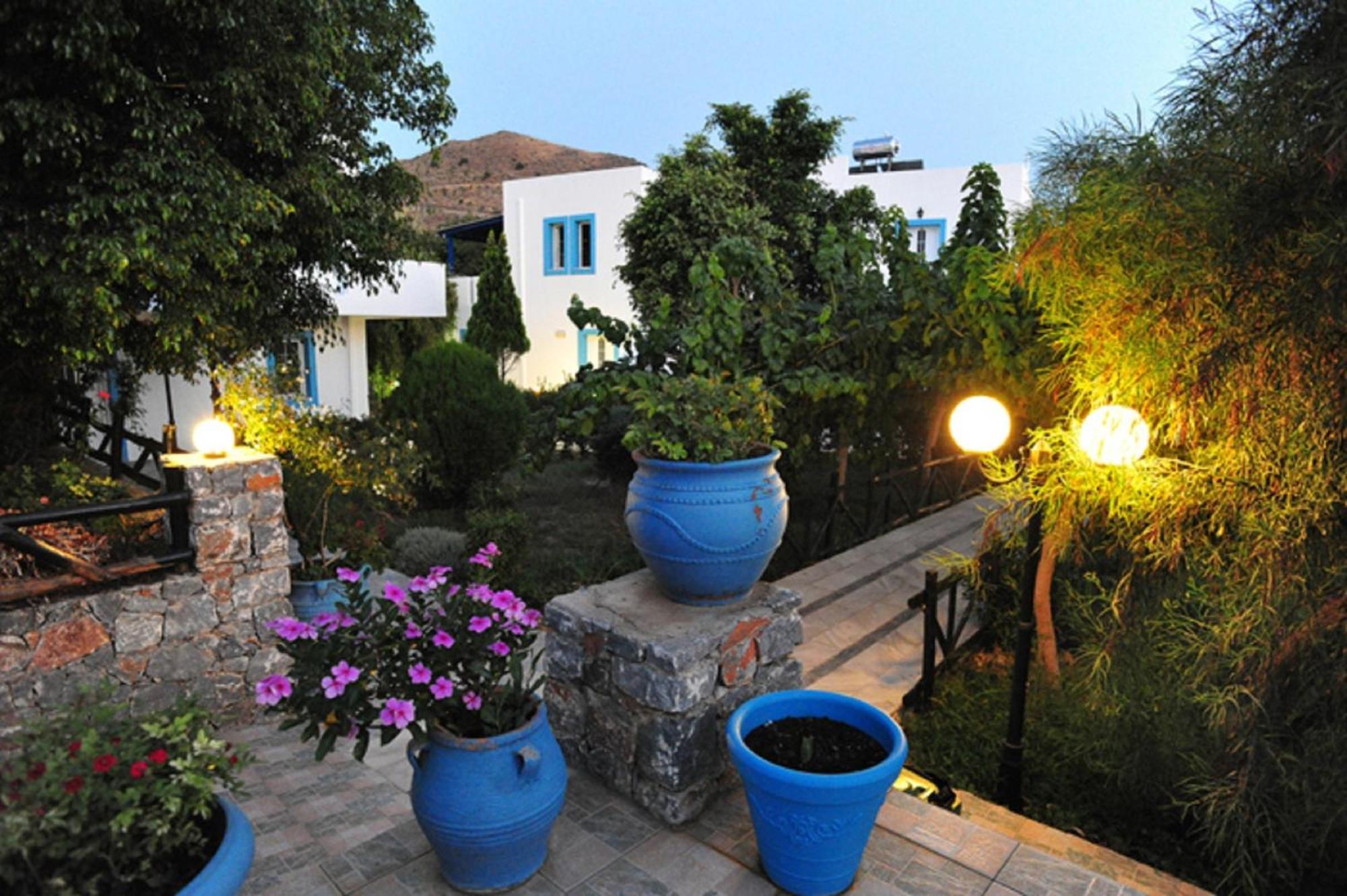 Anna Ageliki Aparthotel Damnoni Exterior photo